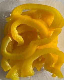 YELLOW CAPSICUM SLICED 200 GMS