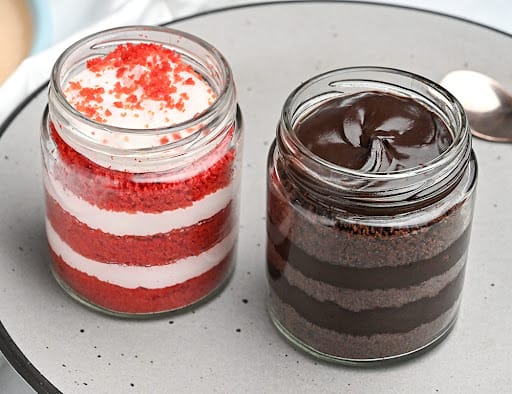 Red Velvet Jar Cake | Cake for love | Online jar cake | Bakehoney