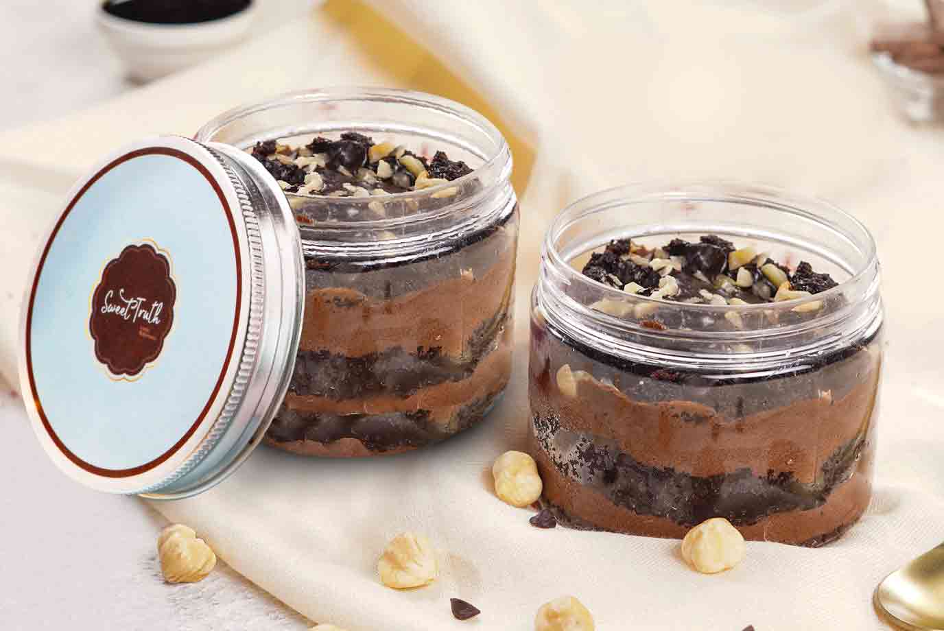 Cake in a jar. Dark chocolate cake with chocolate ganache and hazelnuts. |  Cake in a jar, No bake cake, Dark chocolate cakes