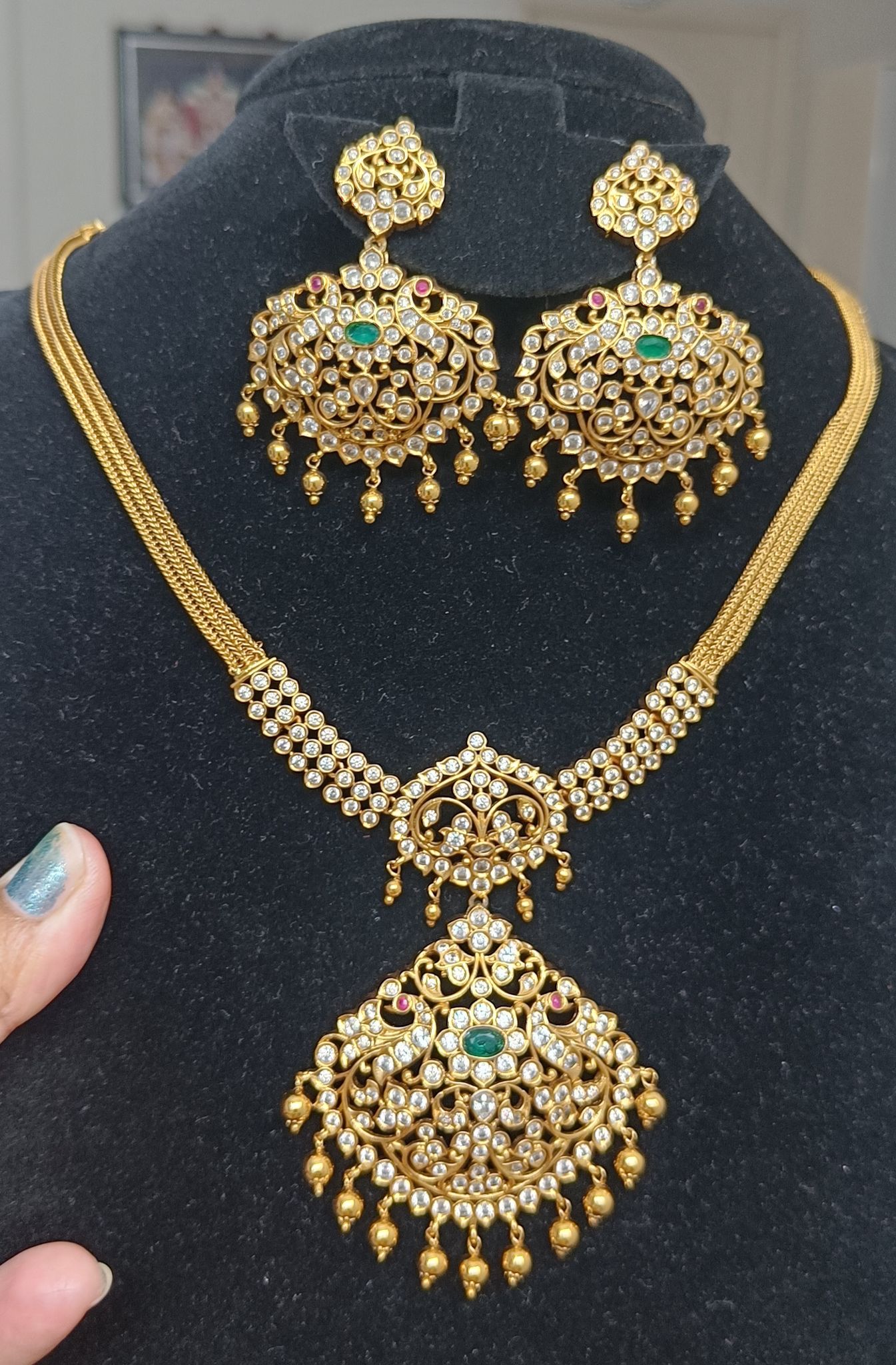 Yu Fashions Star Shaped Rhinestone Pearl Korean Necklace
