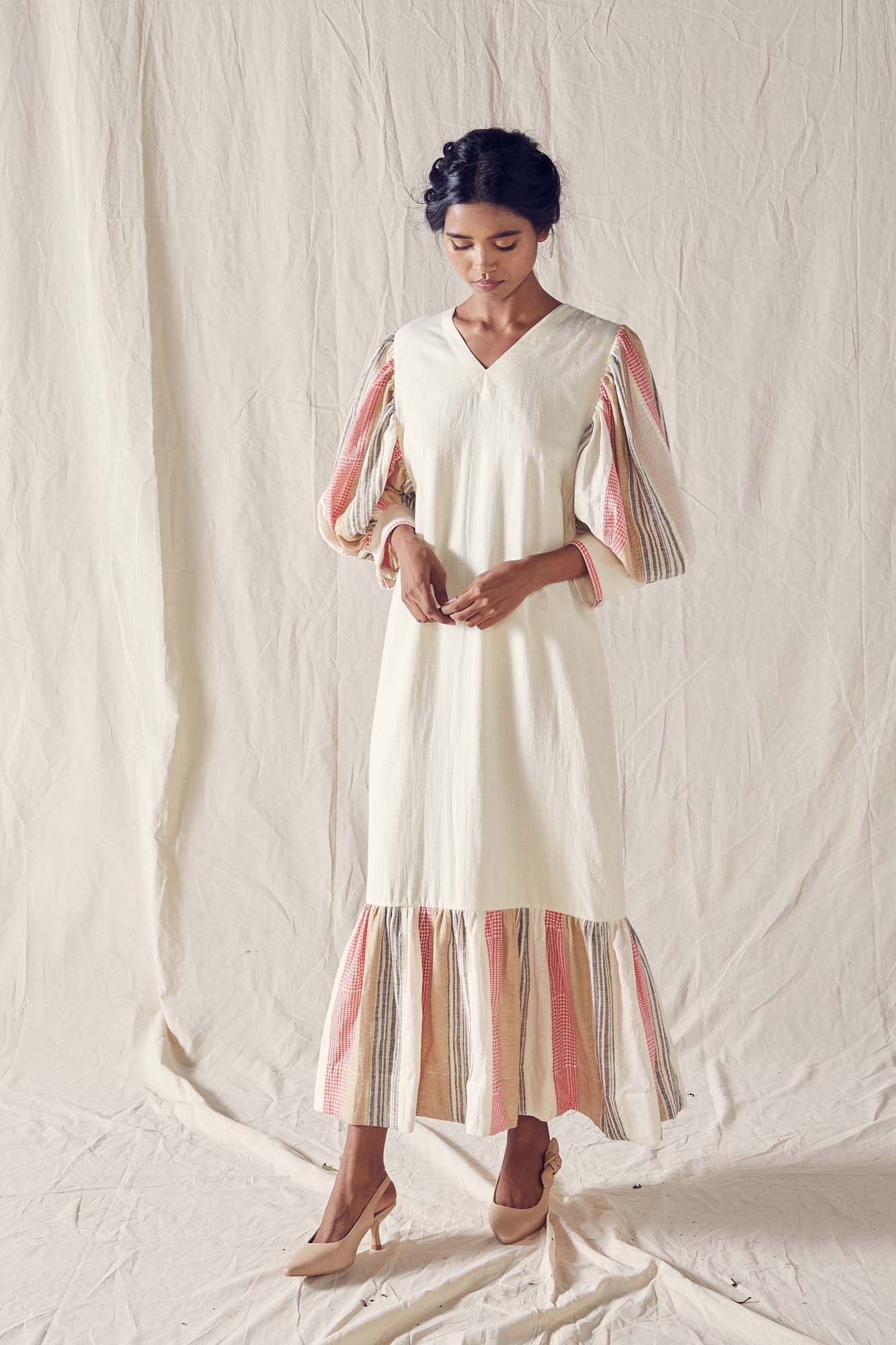 Maxi Trapeze Dress In Off White Cotton Khadi Mulmul