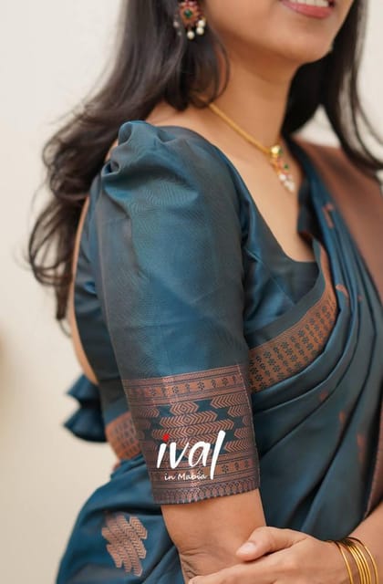 Stunning Rama Zari Work Silk Saree With Blouse Piece