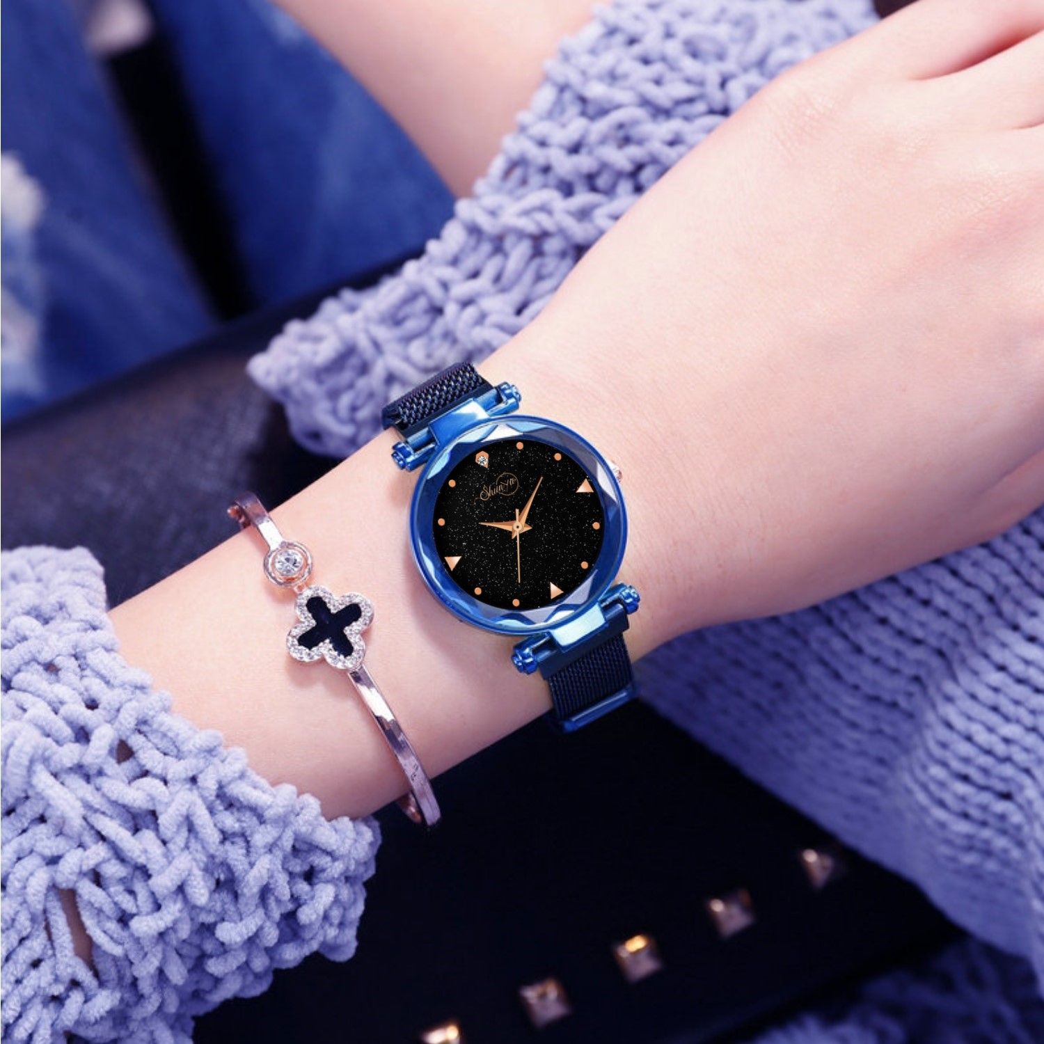 Bhakti Fashion Golden Mesh Magnetic Trending Collection Analog Watch For Women & Girls