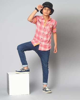 Slim Fit Checkered Spread Collar Casual Shirt-Pink