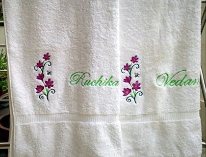 TurtleLittle, 100% Cotton, Floral with a Bee Personalised Valentines Couple Bath Towels, 600 GSM (Set of 2, White)