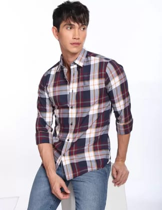 Men Regular Fit Checkered Spread Collar Casual Shirt (Multicolor)