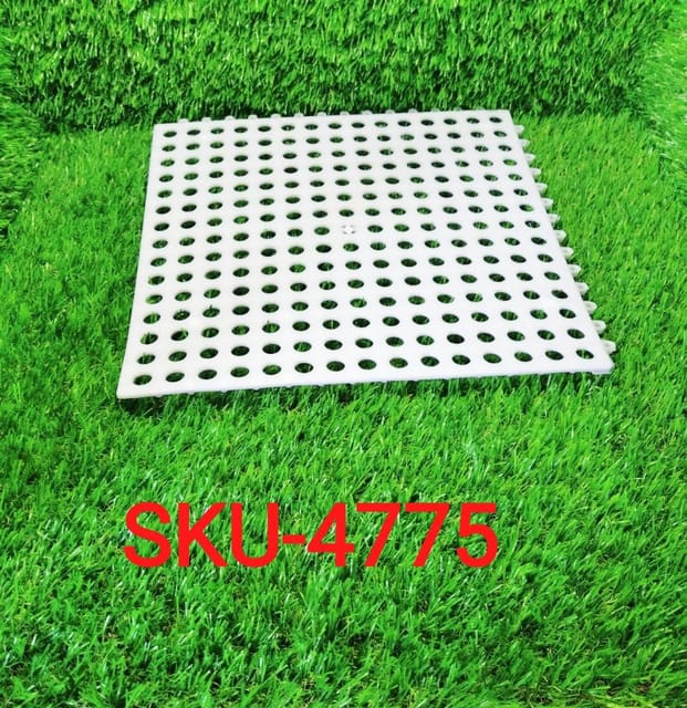 BATH ANTI SLIP MAT USED WHILE BATHING AND TOILET PURPOSES TO AVOID SLIPPERY  FLOOR SURFACES.(4775)