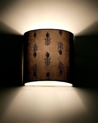 LIGHT ANGLE Wall Lamp With Shade