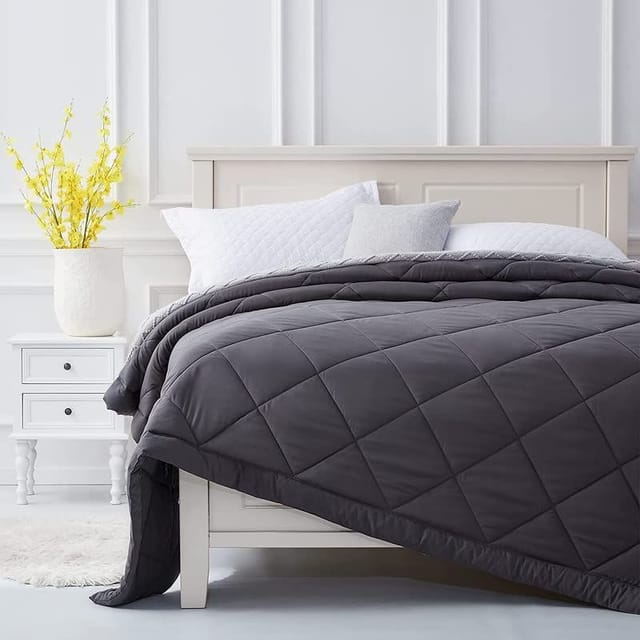Cultiver Lightweight All Weather Comforter Ultra Soft Quilt Blanket Dohar  (90x100 Inches, Dark Grey)