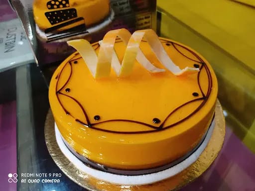 Alphonso Mango Designer Cake [1 Kg]