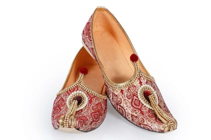 Temporal TRENDSETTERS Men's Ethnic Juttis Mojaris & Partys Shoes| Punjabi Jutti Mojari (Mehroon with Kundan Work)