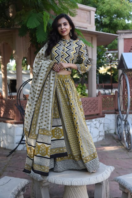 Girls Lehenga Choli Ethnic Wear Embroidered Lehenga, Choli and Dupatta Set  | eBay