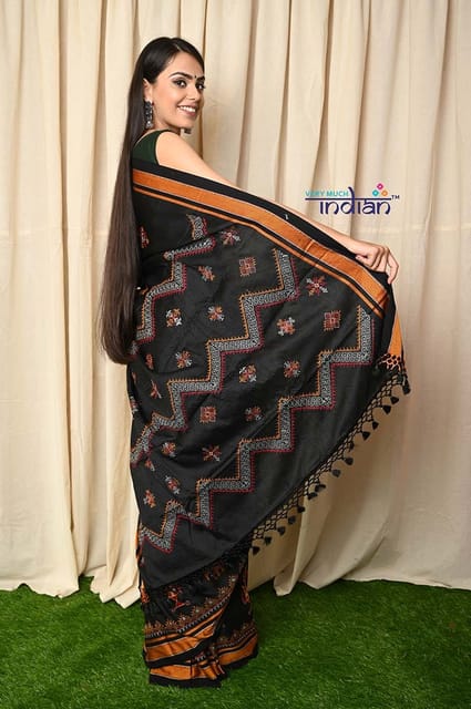 Buy Black Sarees for Women by FASHION BOOMS Online | Ajio.com