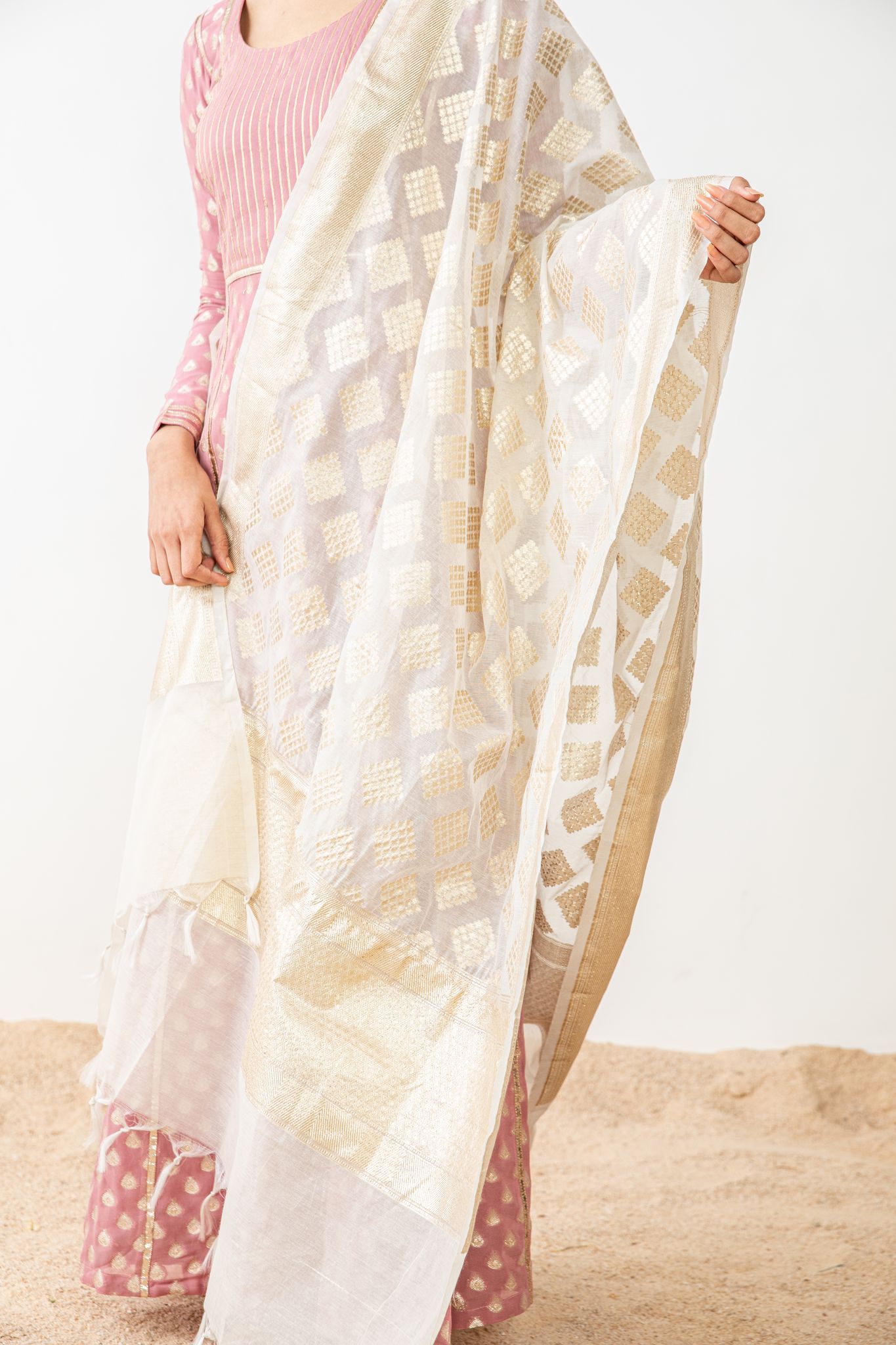 Badla Butta White Chanderi Square Box Dupatta