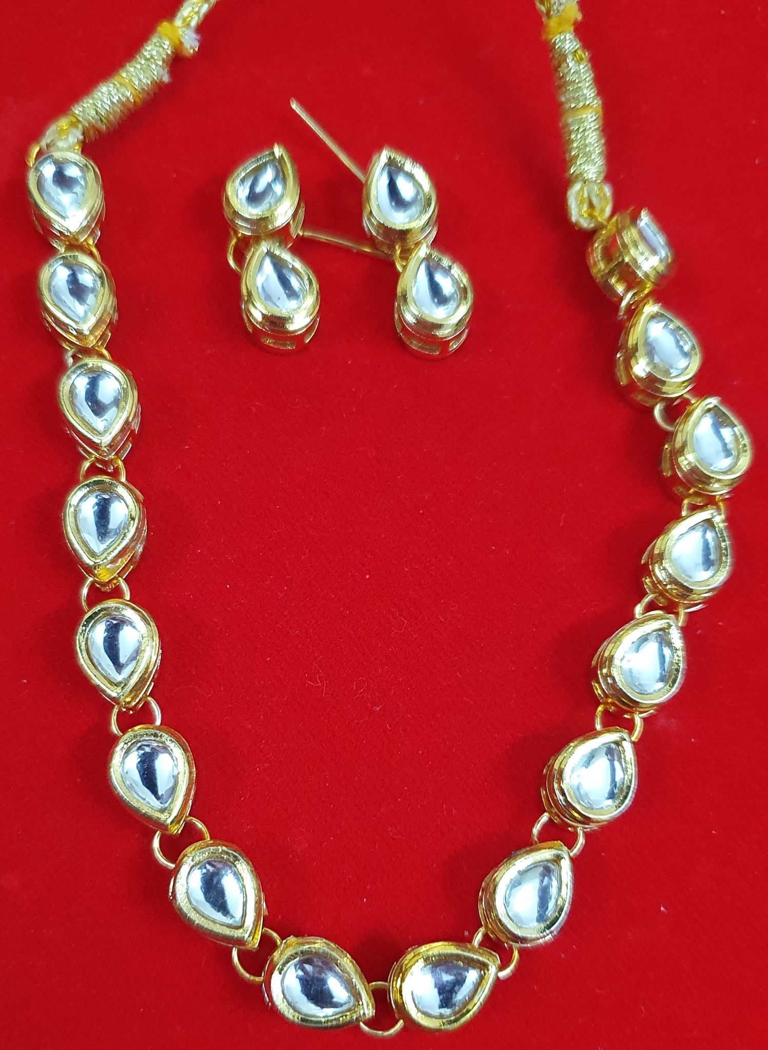 Kundan Gold plated single layered necklace