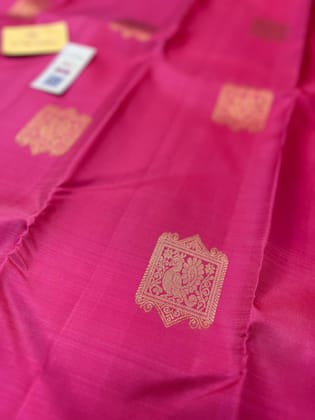 Pink saree with golden 4gm zari buttas unstitched blouse