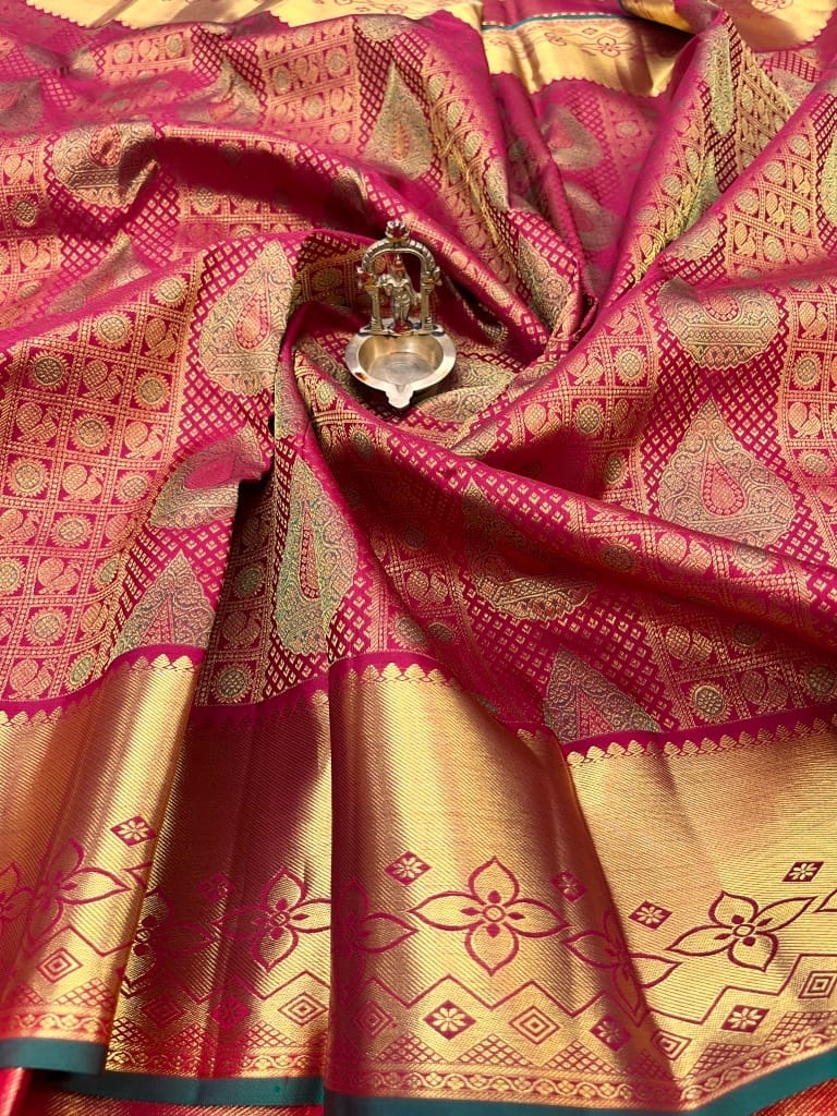 Red with Bottle Green Color Checked Pattern Small Peacock & Chakra with Grand Thilagam Design Zari Woven Pure Silk Saree