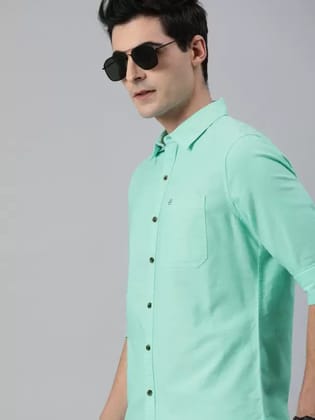 Men Slim Fit Solid Casual Shirt