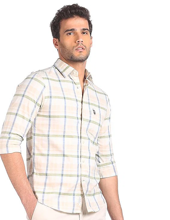 Spread Collar Checked Casual Shirt