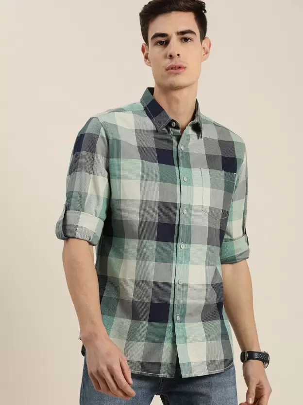 Men Regular Fit Checkered Spread Collar Casual Shirt