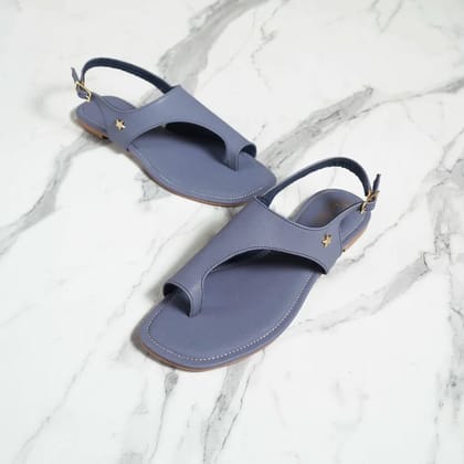 COMFORT FLAT SANDAL WITH BUCKLE STRAP