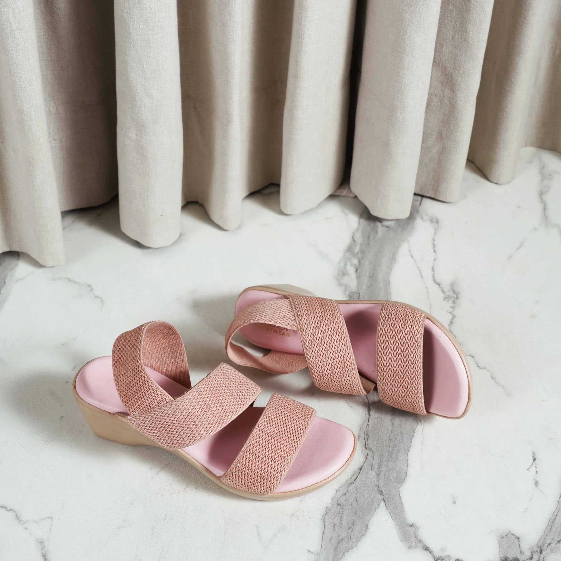 STRAPPY ELASTIC COMFORT SANDAL-PINK