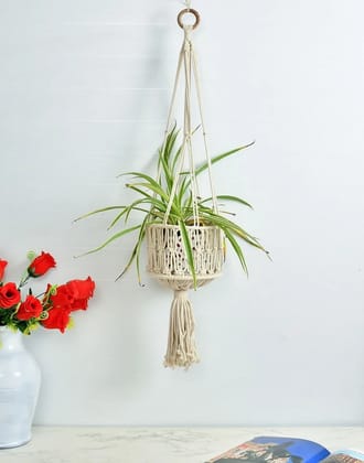 Macrame Hanger, Fence, 6 Inch