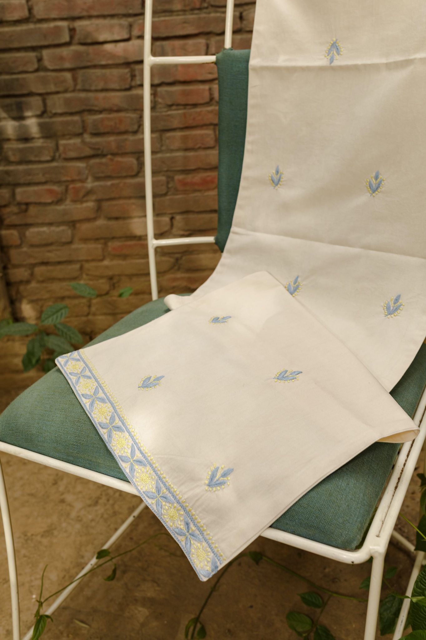 Bageecha Chikankari Butti Table Runner