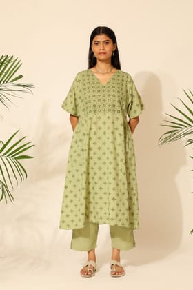 Tiera Green Block Printed Kurta With Kimono Sleeves