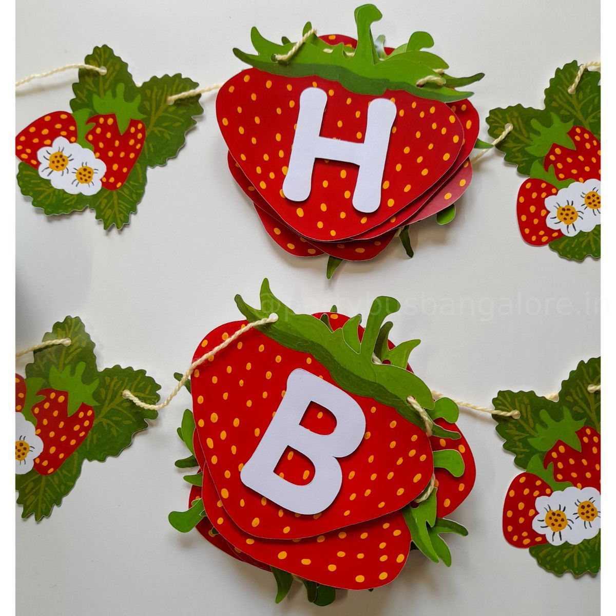 Partybus – Strawberry Happy Birthday Banner