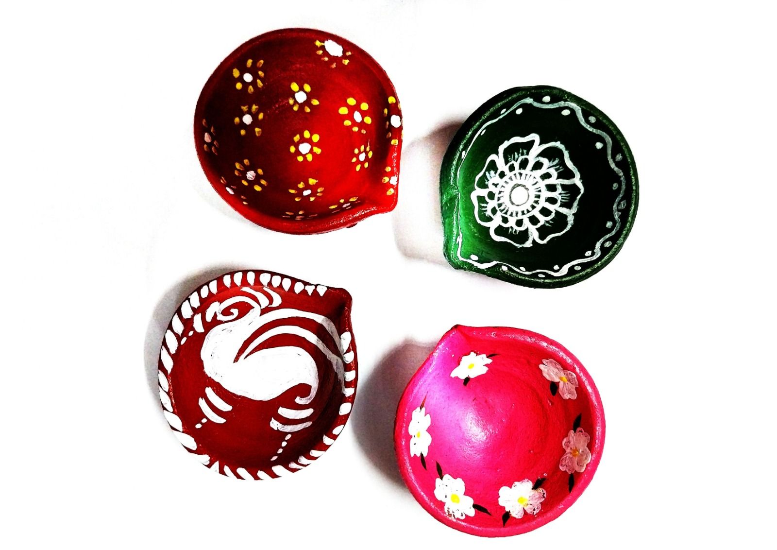 4 Pieces colourful diya.