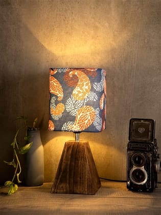 Pyramid Colorful Ambee Print Lamp