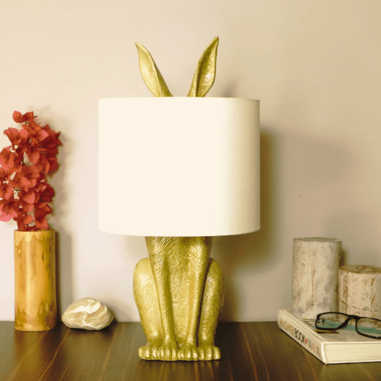 Modern Art Rabbit Table Lamp