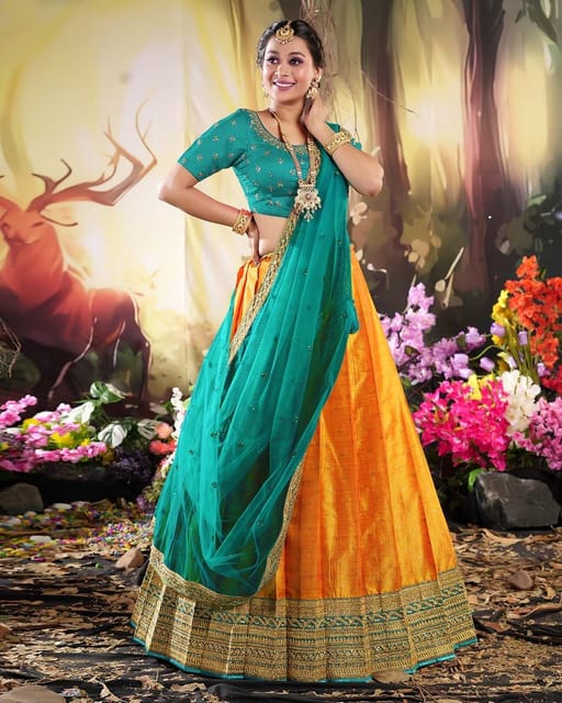 Buy Zarkle Women's Banarasi Silk Jacquard Semi-Stitched Lehenga Choli, Banarasi  Lehenga Choli For Women (BIG MOR) (Green) at Amazon.in
