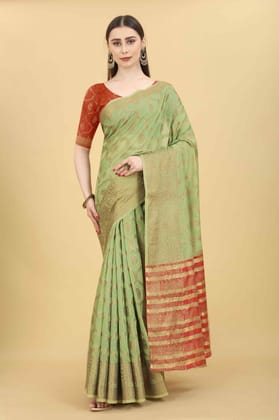 Women's Floral Cotton blend Saree With Blouse Piece