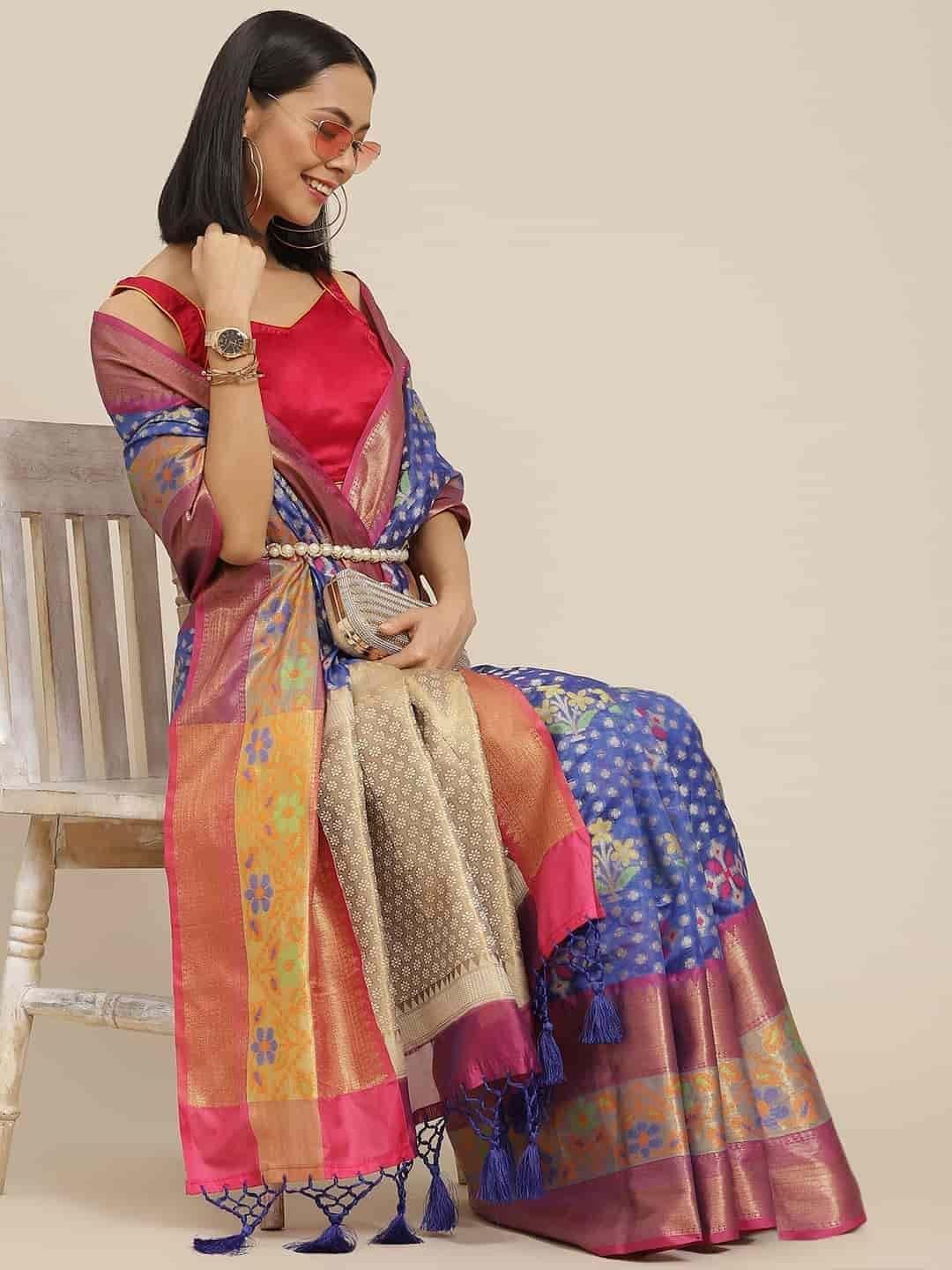 Women's Ikkat Designer Silk Saree With Unstiched Blouse Piece