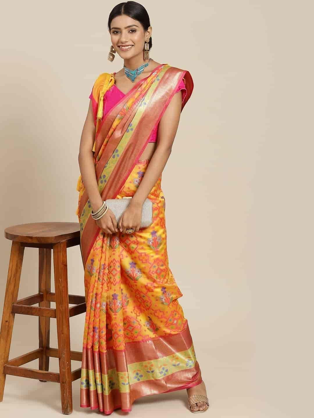 Women's Ikkat Designer Silk Saree With Unstiched Blouse Piece