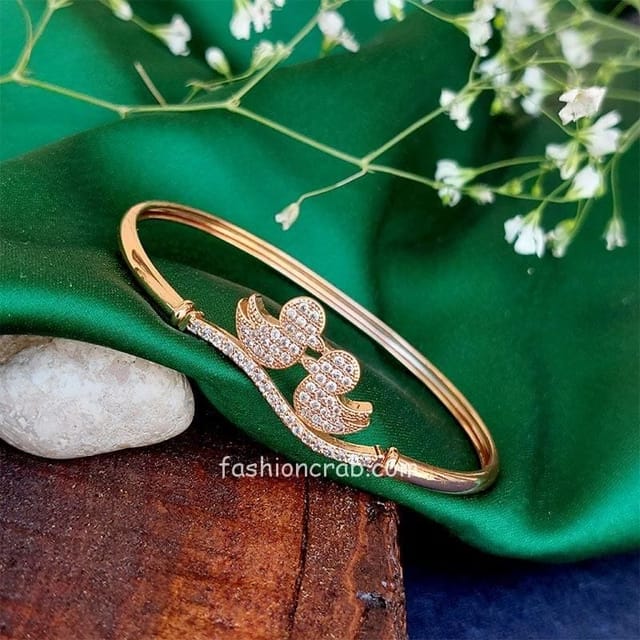 Womens rose deals gold bangle