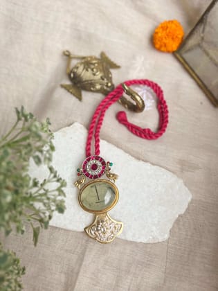 Maya gold plated silver pendant with kundan and rope detail