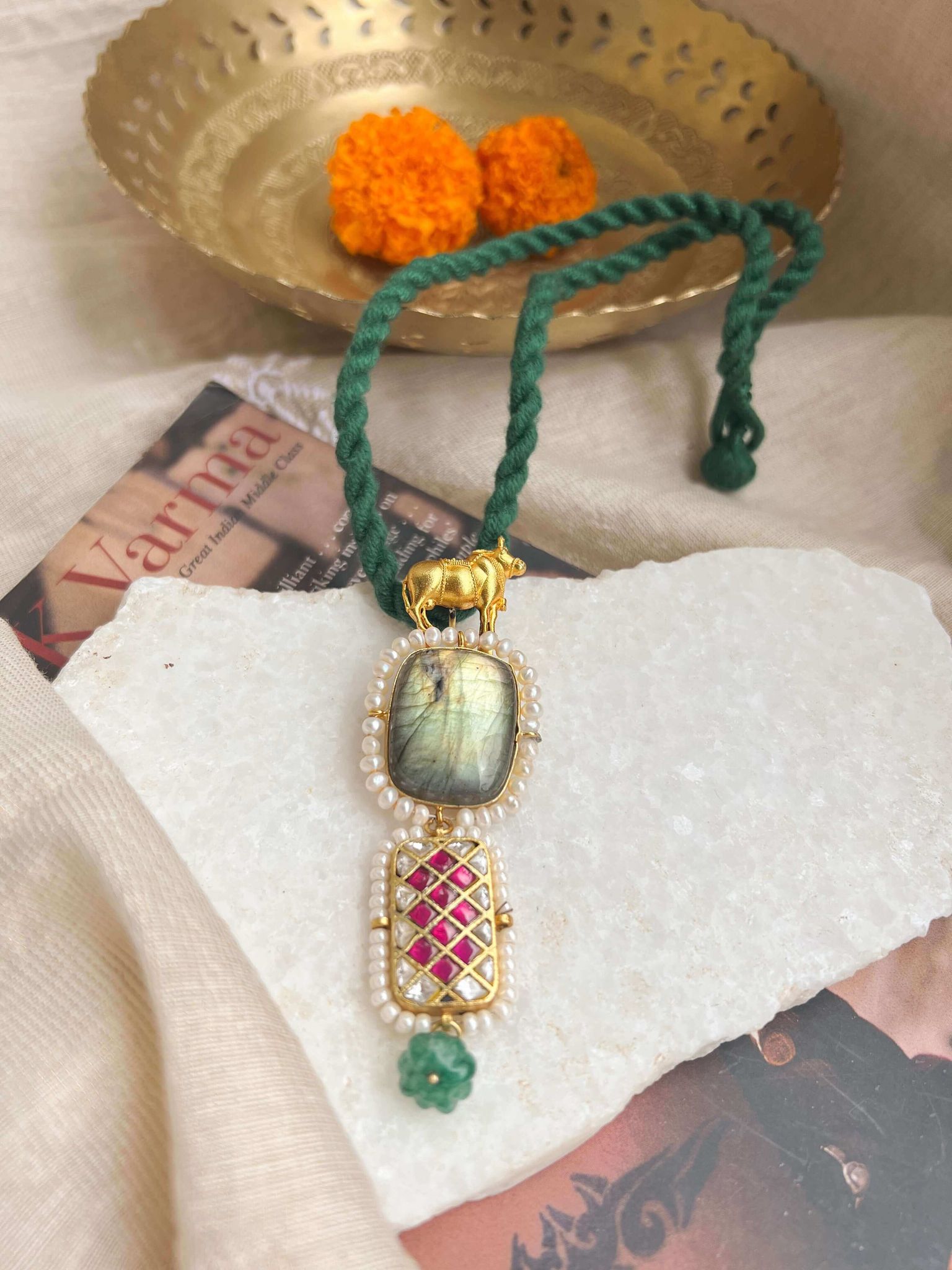 Ashni kundan pendant in silver with green mystic stone