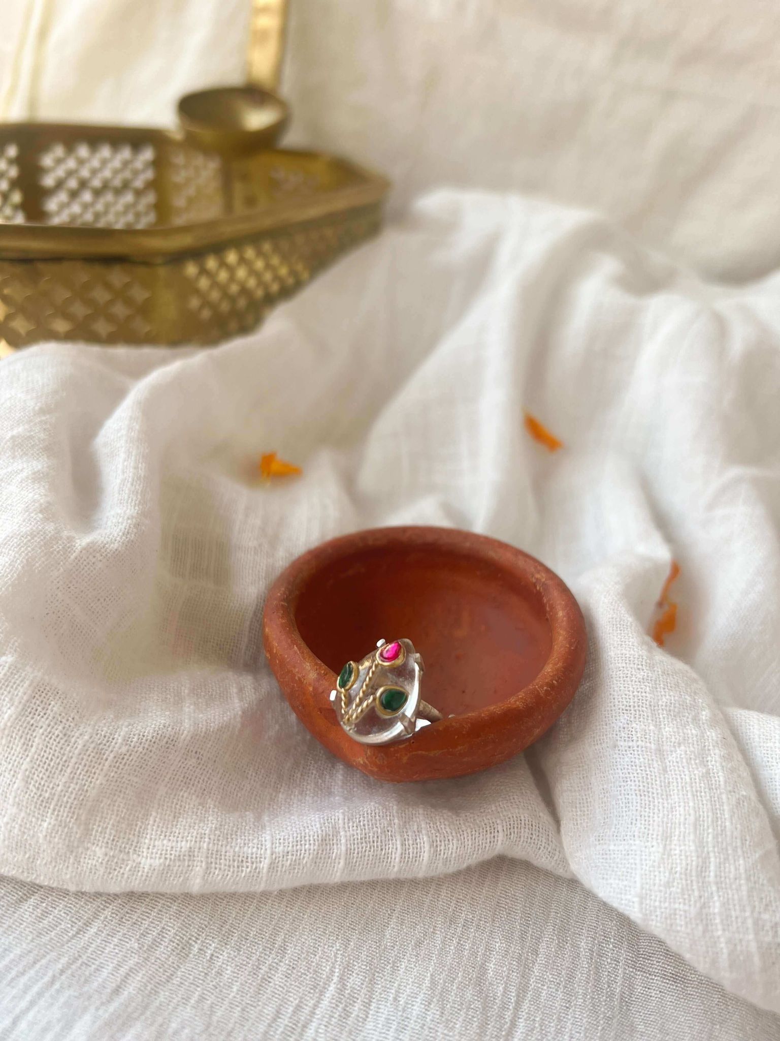 Clear quartz stone silver ring with kundan detail