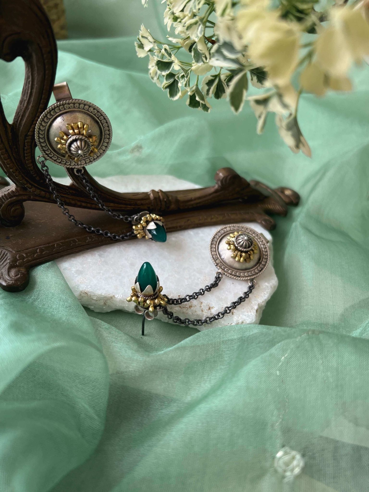 Niyati earcuff with emerald stud