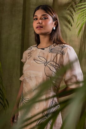 Anushka’s Indo Western Beige Printed Half Sleeve Cotton Dress