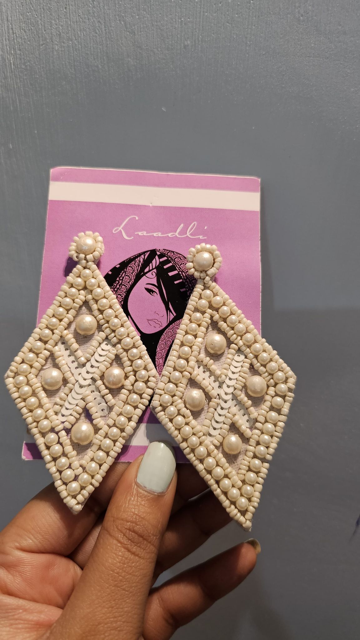 White Beads and pearls earrings