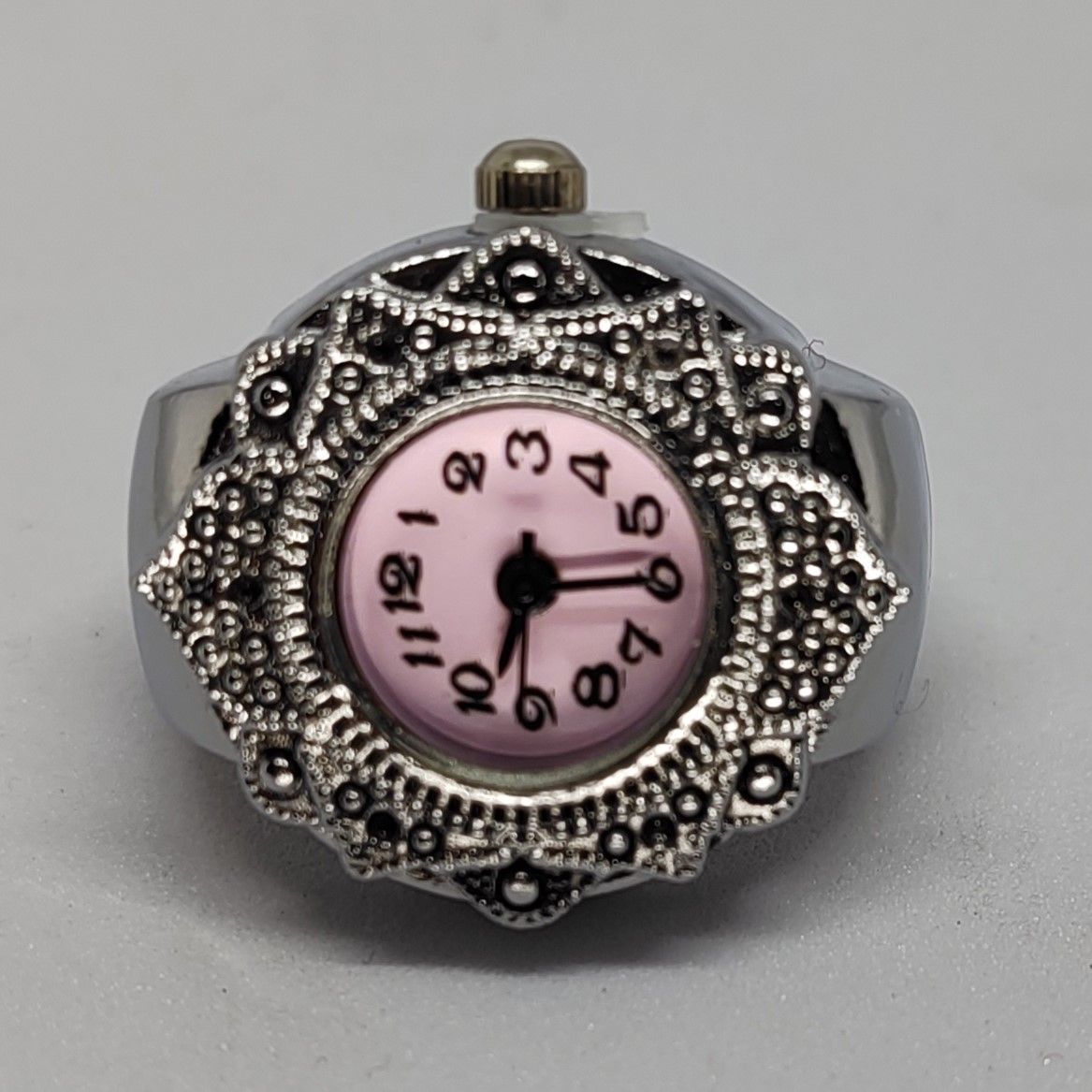 YAKH Vintage Round Dial Ring Watch