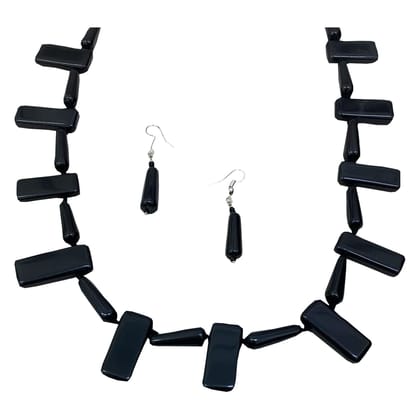 Garvi Gurjari (A Gujarat Govt Enterprise Handmade Semi Precious Black Stone Necklace Set