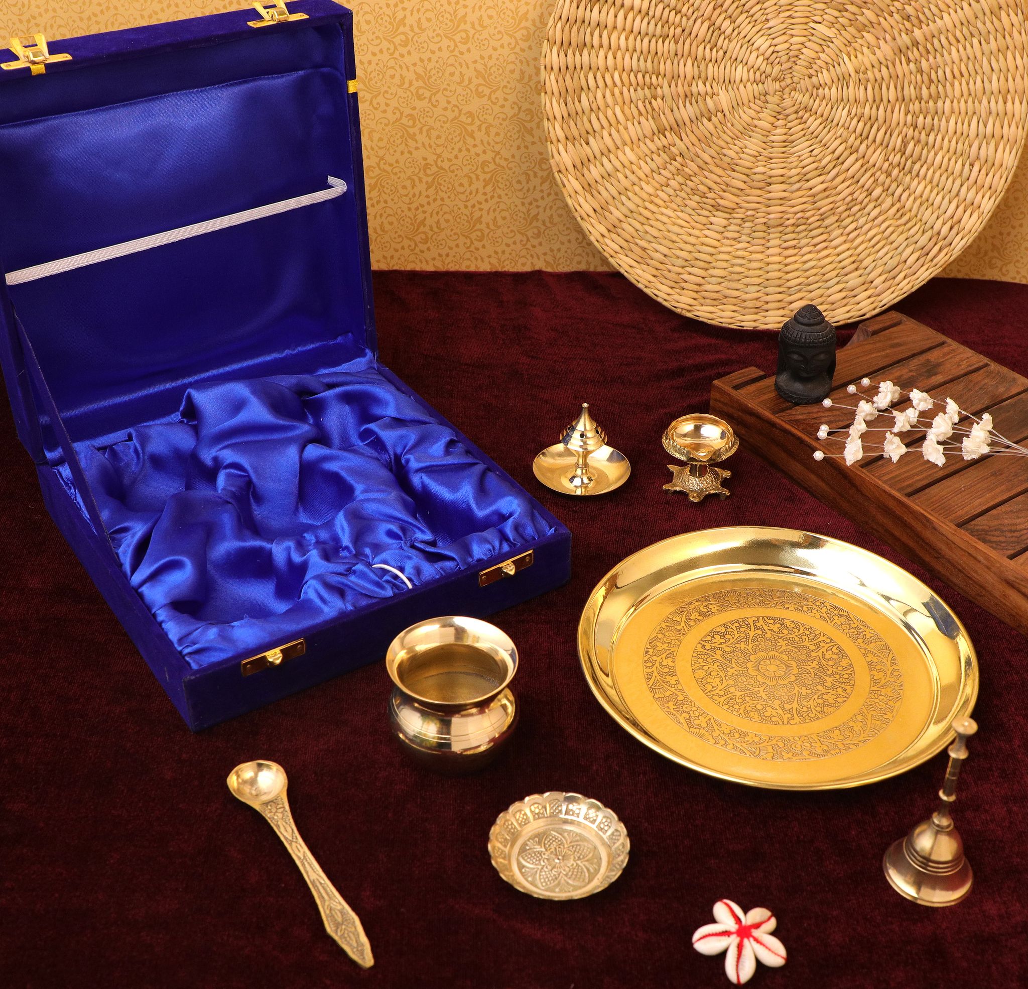 BulkySanta Brass Pooja Thali Set with Handcrafted Etching Design | Size - 7 inches (Set of 7 Pooja Items) (with Gift Box)