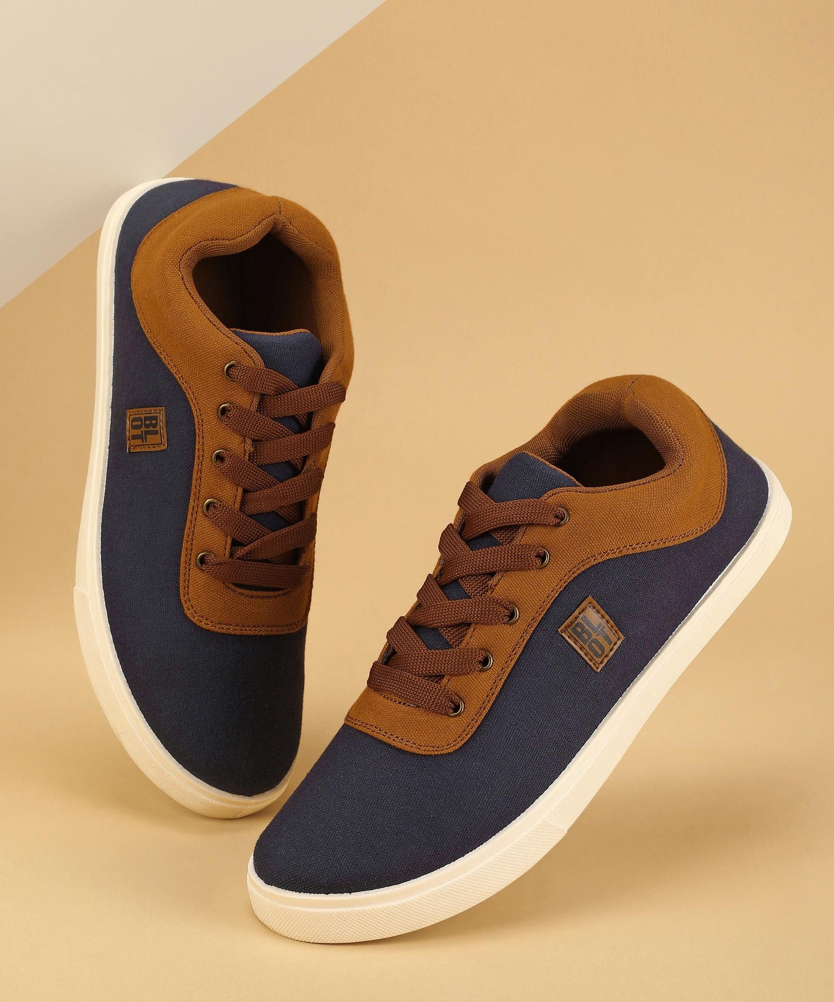 Paragon Stylish, Comfortable Dailywear Casual Cushioned Shoes