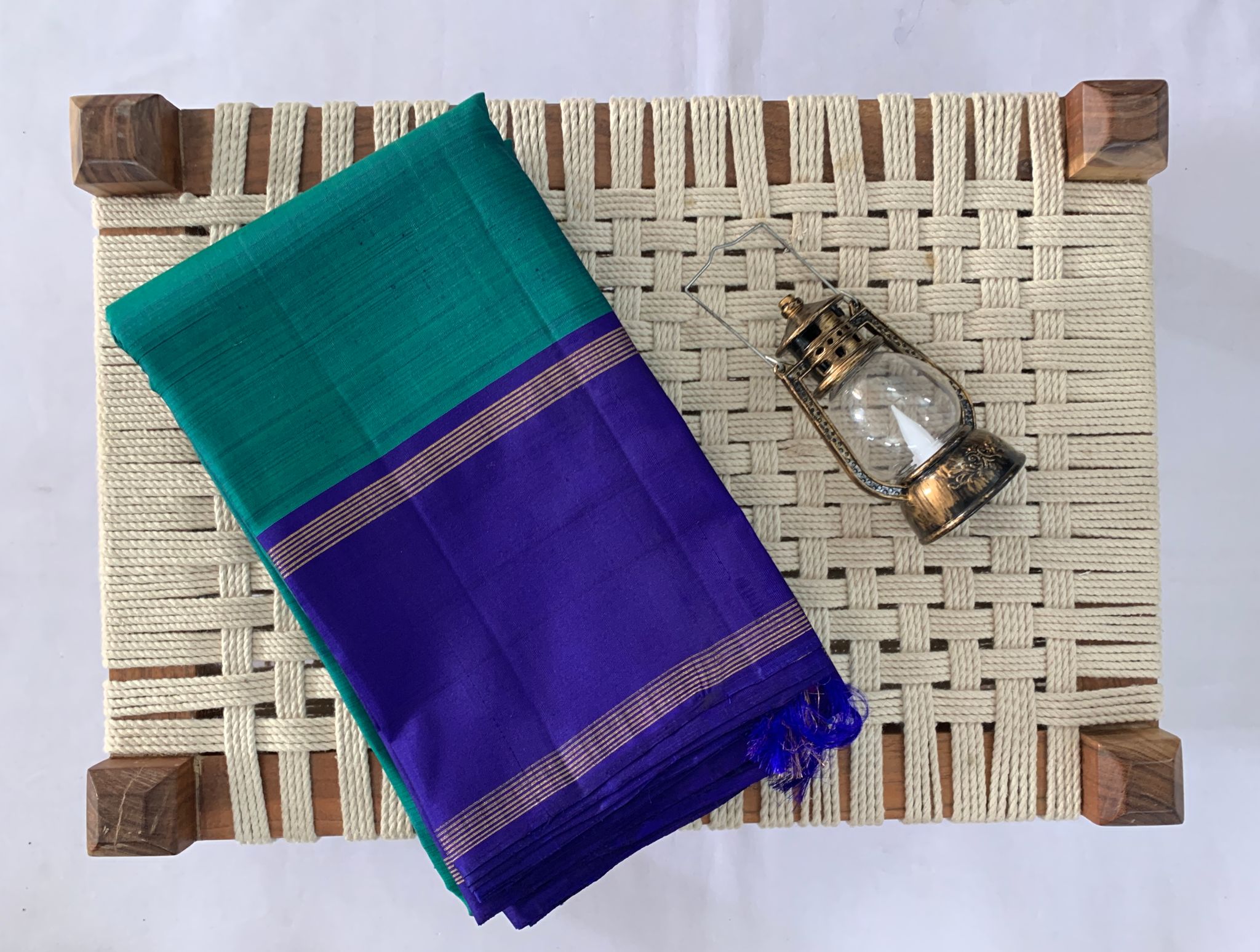 NVDHSSGB027 Green and Blue Dobby Handloom Silk Saree