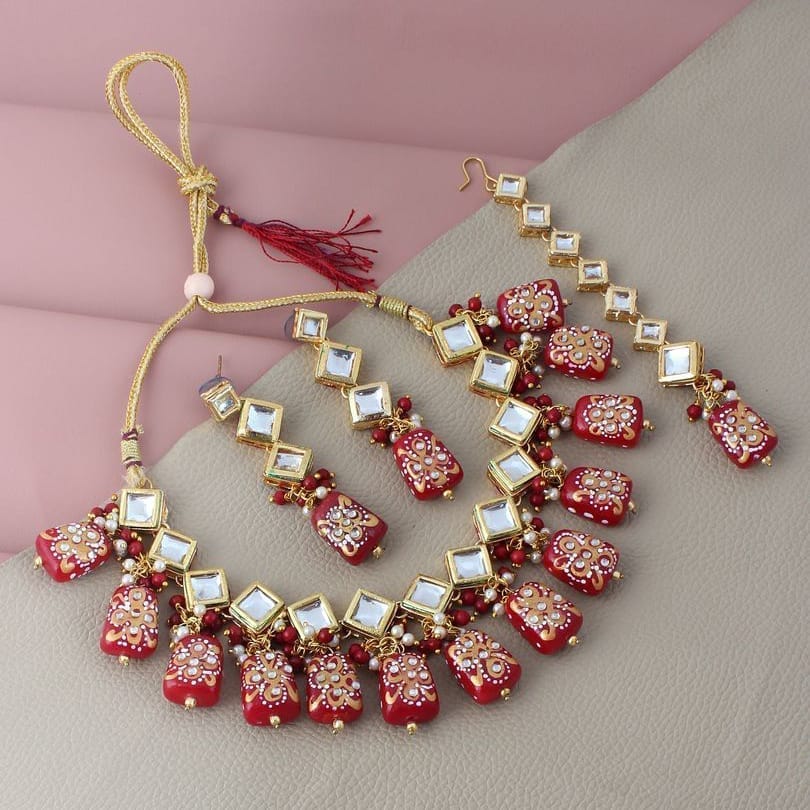 LUCKY JEWELLERY Back Meenakari 18k Gold Plated Maroon Color Tika Earring Combo Uncut Big Faux Kundan Choker Necklace set